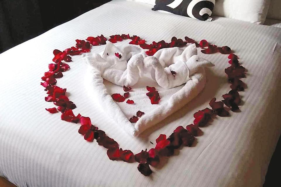 St. Paul Hotel Вустер Екстер'єр фото